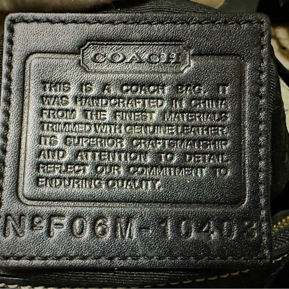 Vintage Coach soho shoulder Bag Black and Gold Women's handbag 2006 - Picture 3 of 16